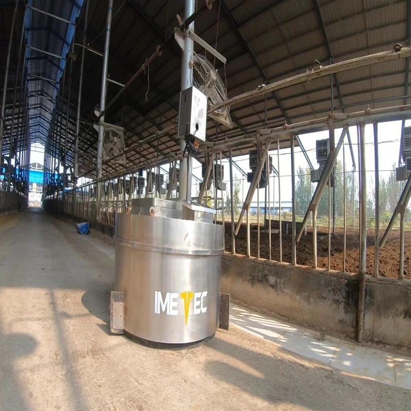 Self-navigating Feed Pushing Robot